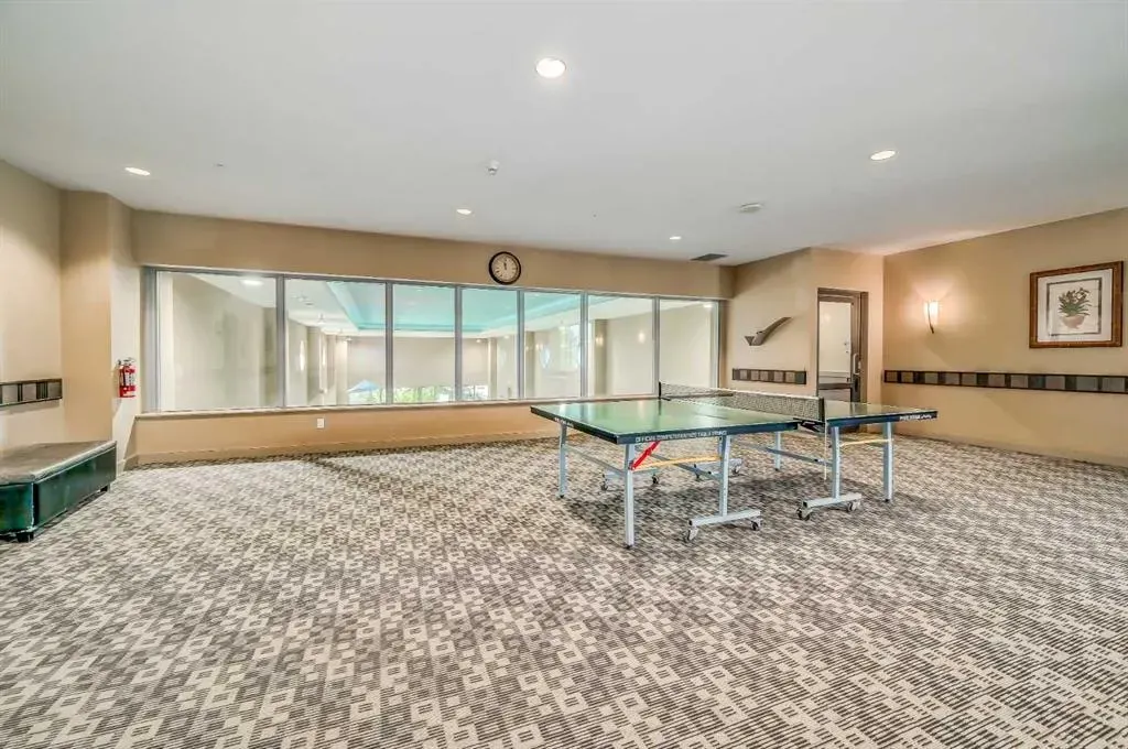55 Spruce Place SW, #2004