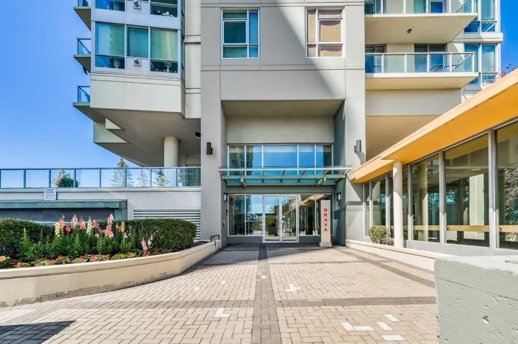 55 Spruce Place SW, #2004