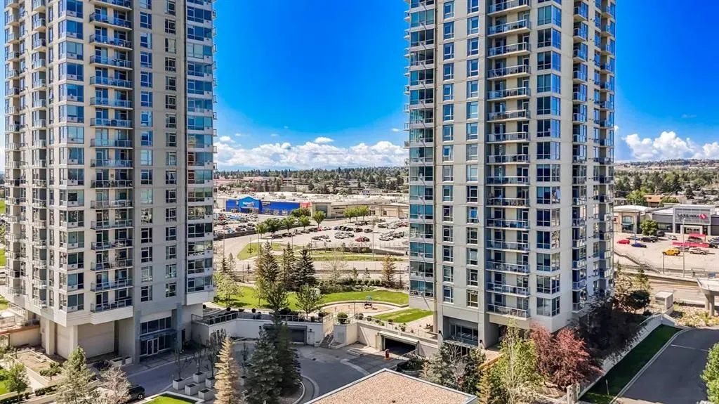 55 Spruce Place SW, #2004