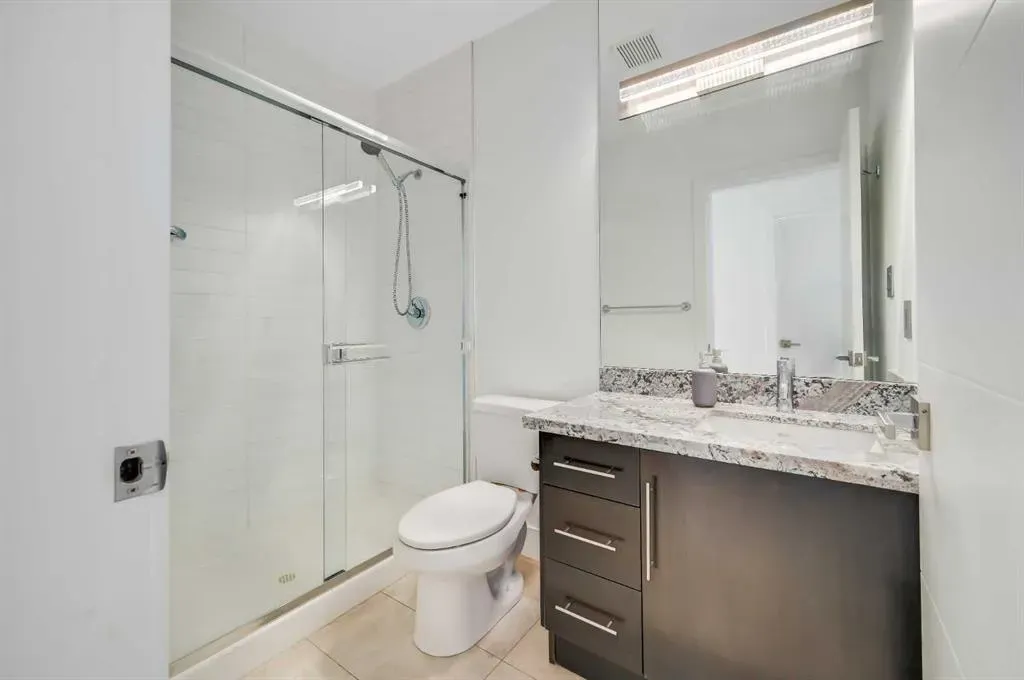 55 Spruce Place SW, #2004