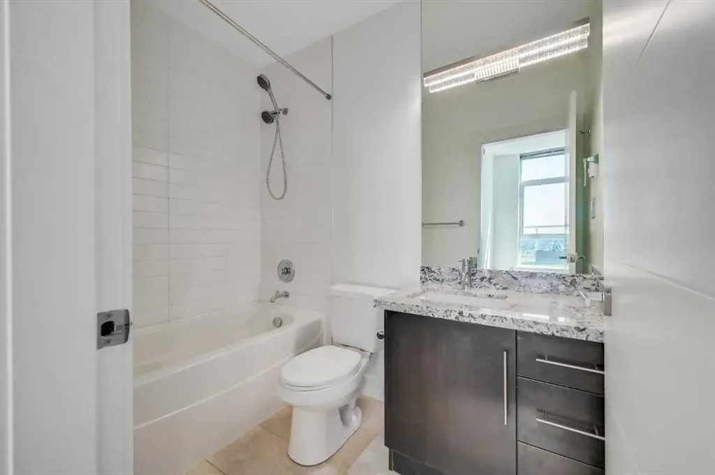 55 Spruce Place SW, #2004