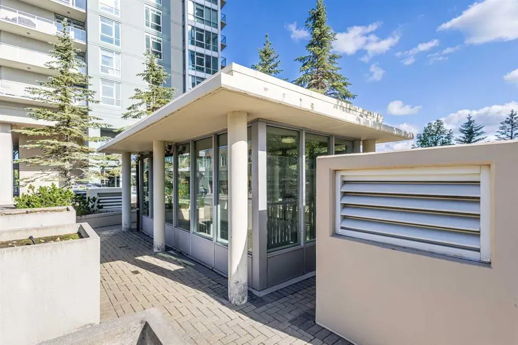 99 Spruce Place SW, #807