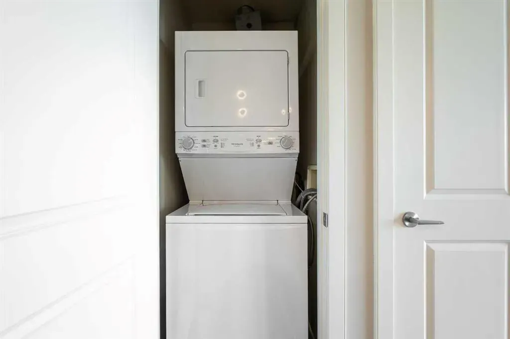 99 Spruce Place SW, #807