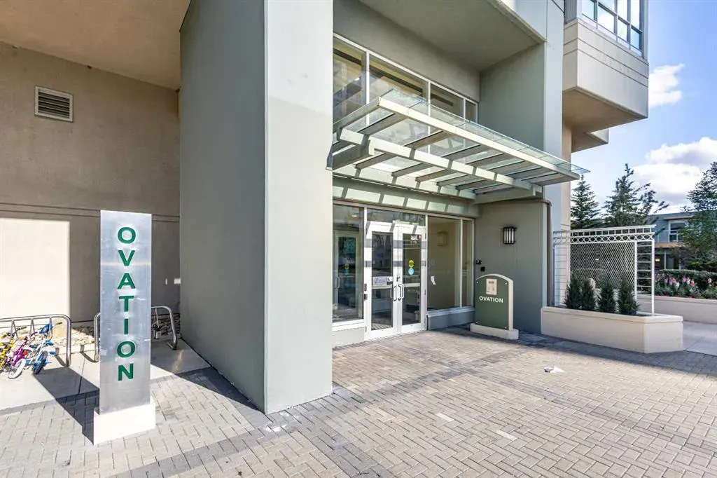 99 Spruce Place SW, #807
