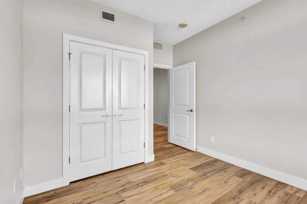 99 Spruce Place SW, #807