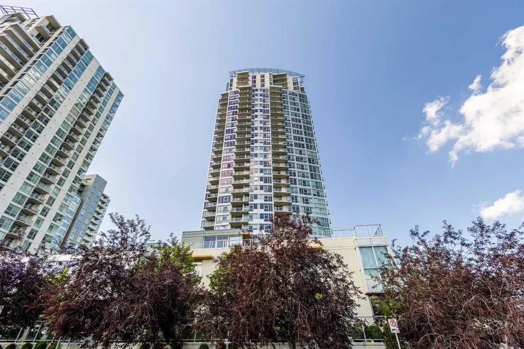 99 Spruce Place SW, #807