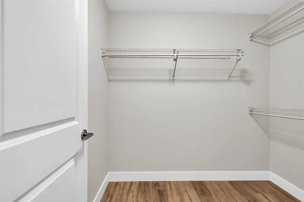 99 Spruce Place SW, #807