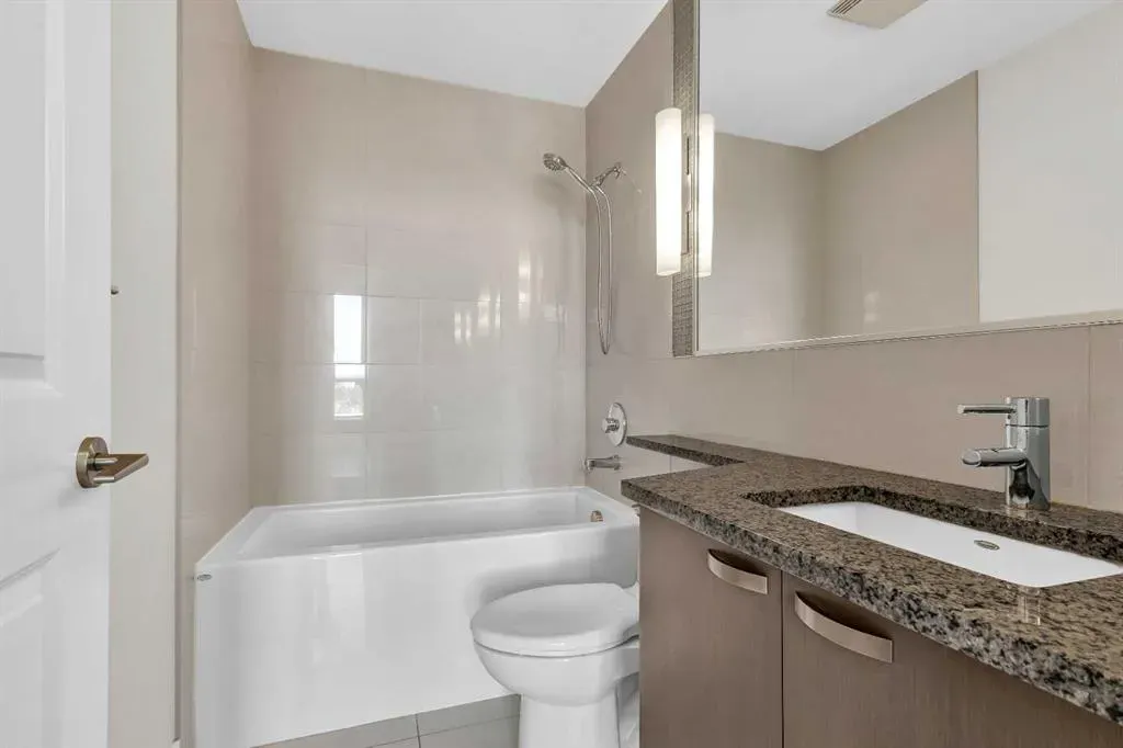 99 Spruce Place SW, #807