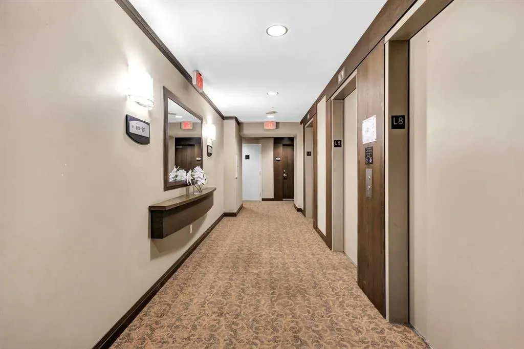 99 Spruce Place SW, #807