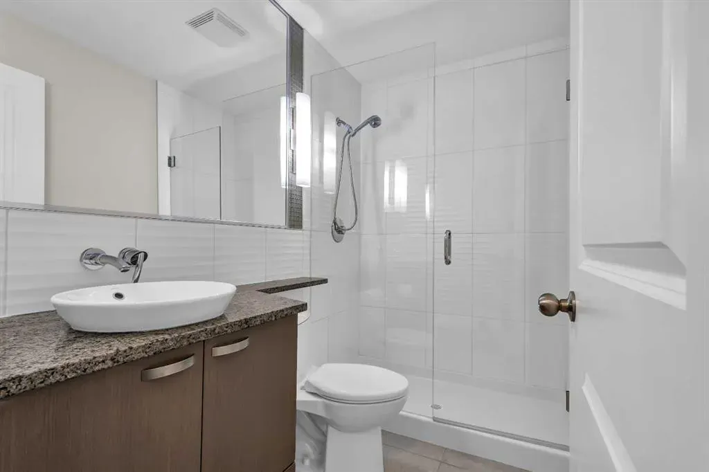 99 Spruce Place SW, #807
