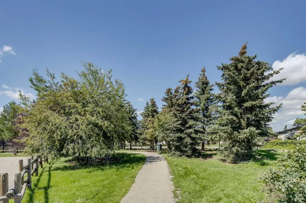 72 Aspen Crescent SE