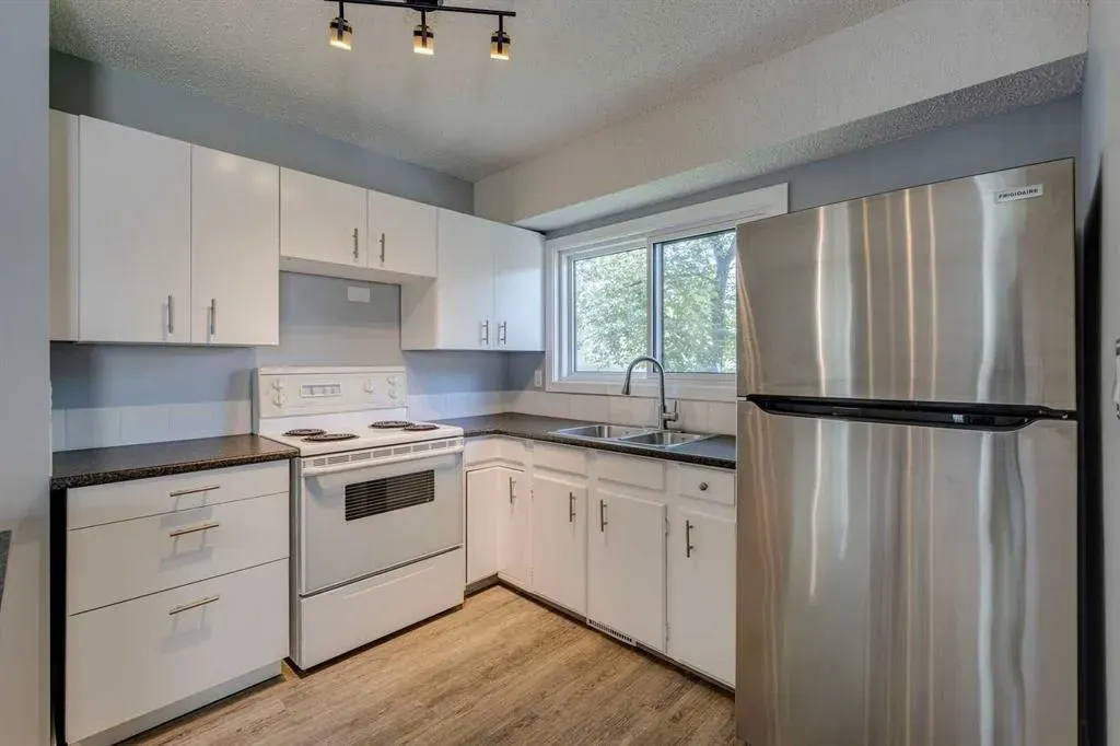 72 Aspen Crescent SE