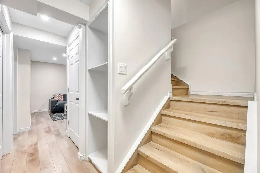 501 CHINOOK GATE Square SW