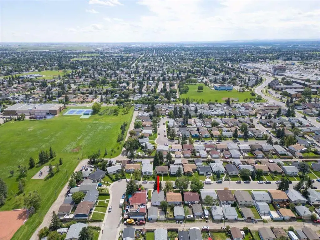 84 Maranda Close NE