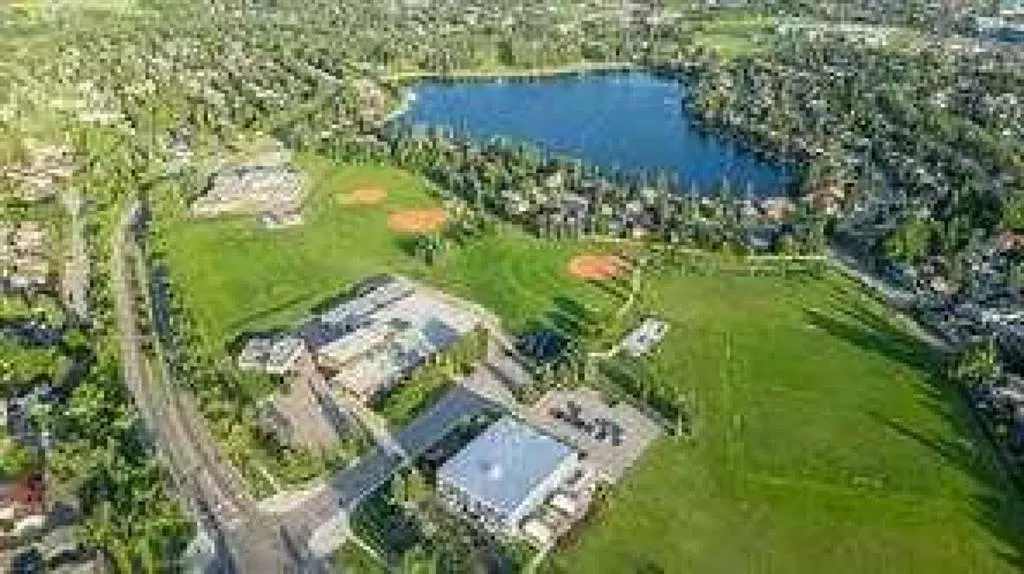 77 Midpark Drive SE