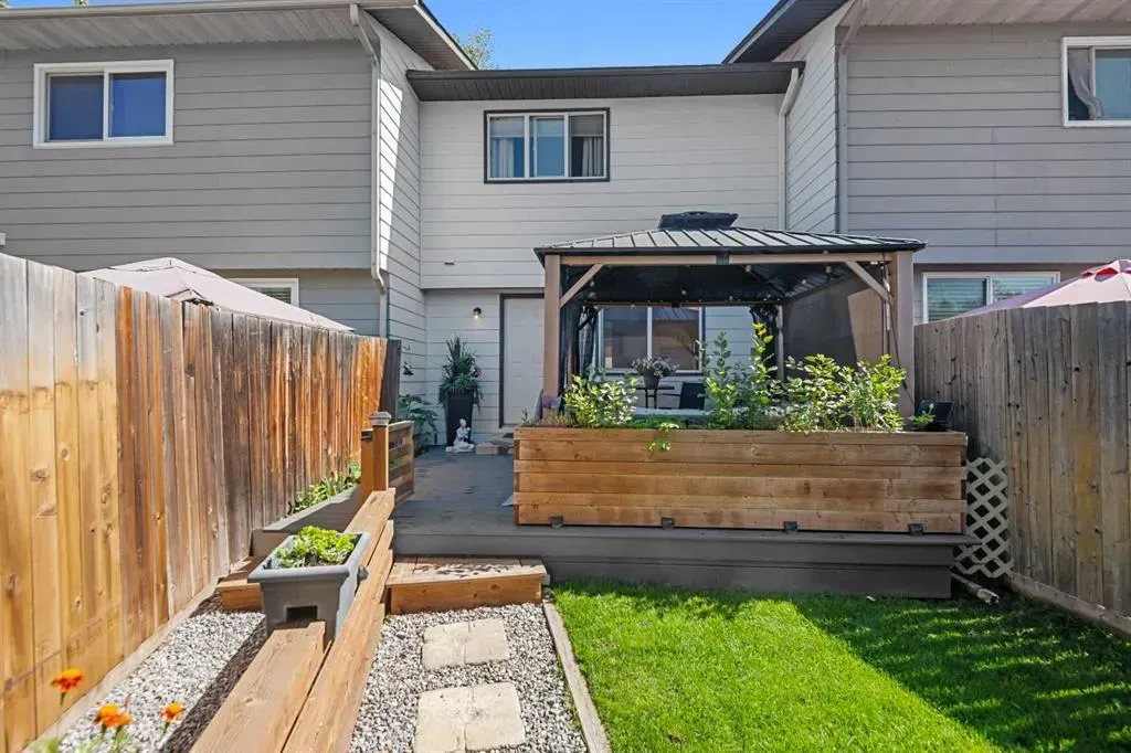 77 Midpark Drive SE