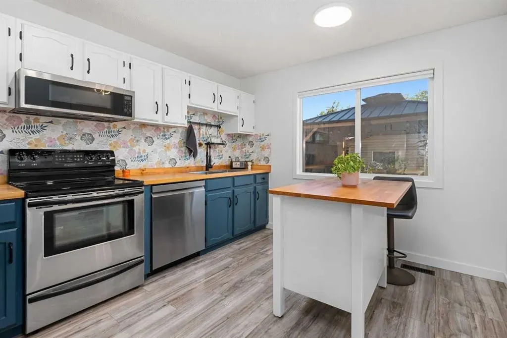 77 Midpark Drive SE