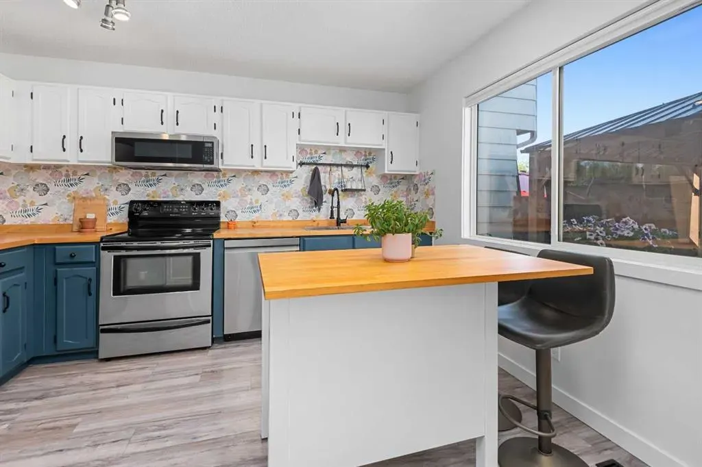 77 Midpark Drive SE