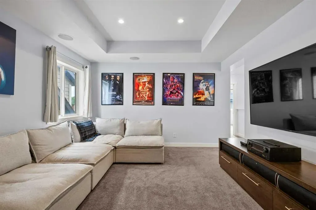 20 Mahogany Heath SE