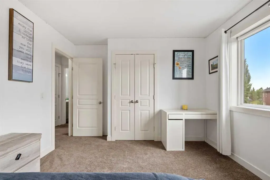 20 Mahogany Heath SE