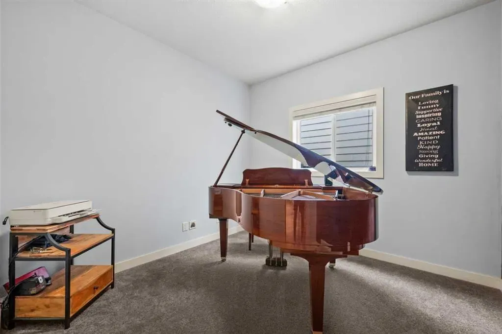 20 Mahogany Heath SE