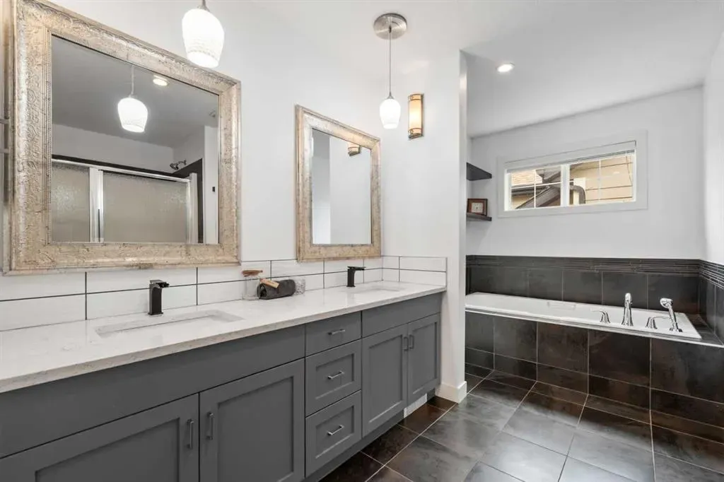 20 Mahogany Heath SE