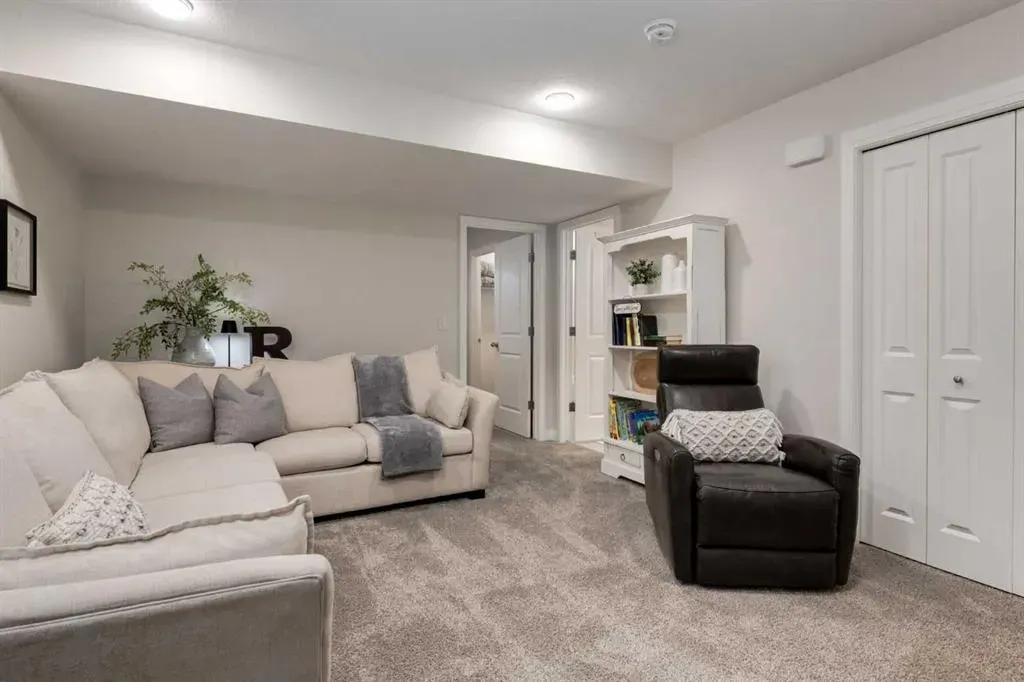 34 LAWRENCE Green SE