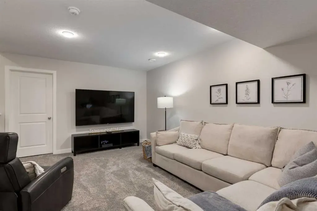 34 LAWRENCE Green SE