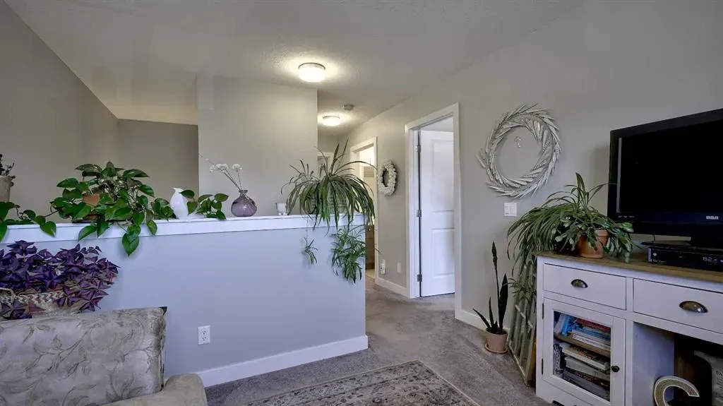 135 Reunion Loop NW