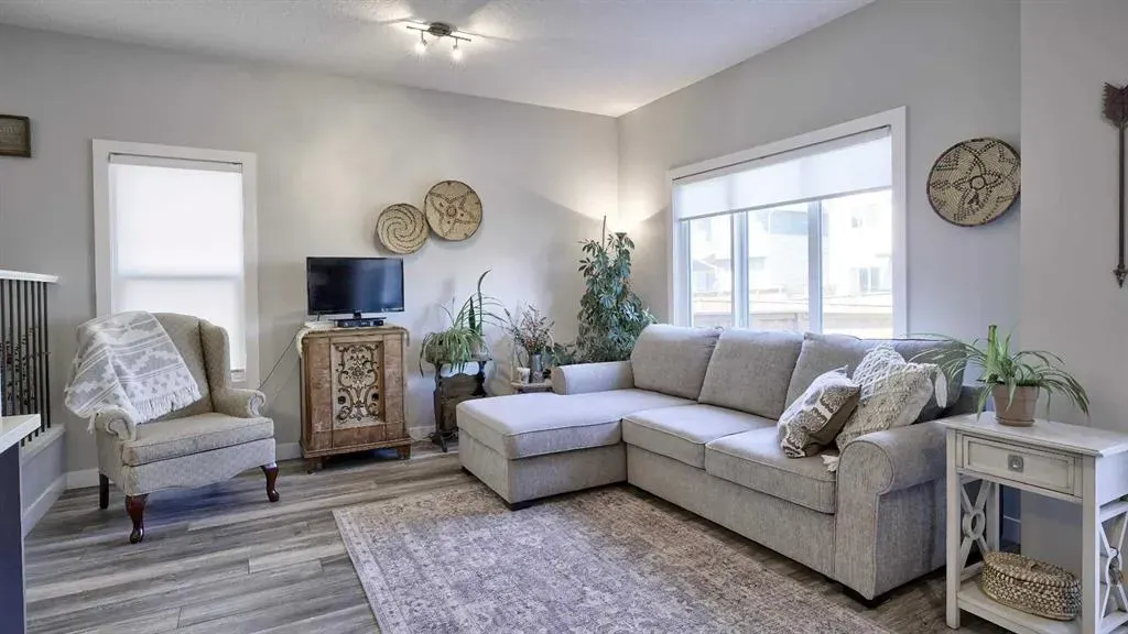 135 Reunion Loop NW