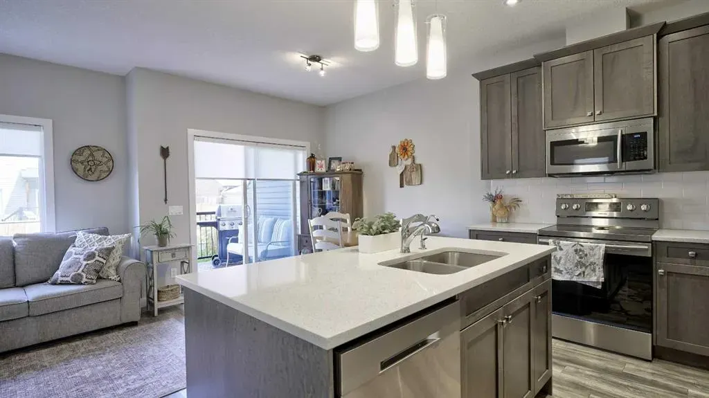 135 Reunion Loop NW