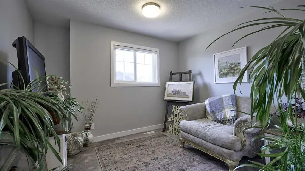 135 Reunion Loop NW
