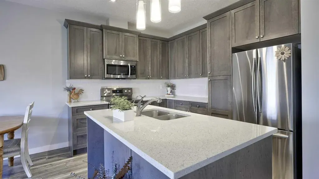 135 Reunion Loop NW