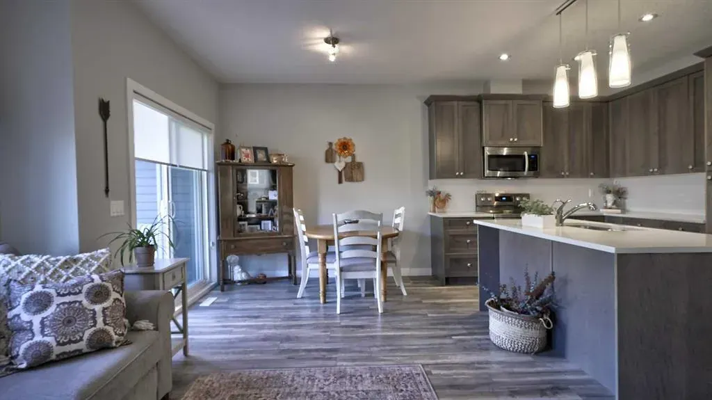 135 Reunion Loop NW