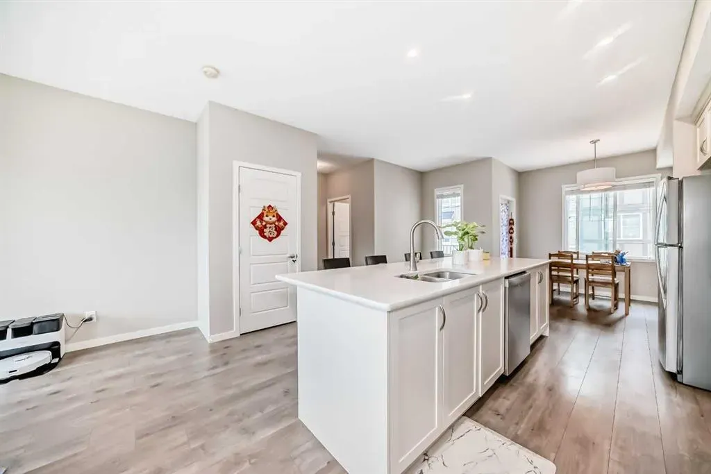 621 Nolanlake Villas NW