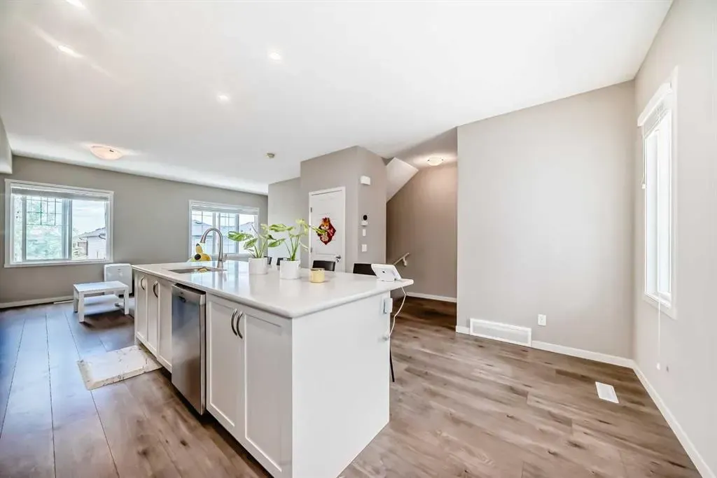 621 Nolanlake Villas NW