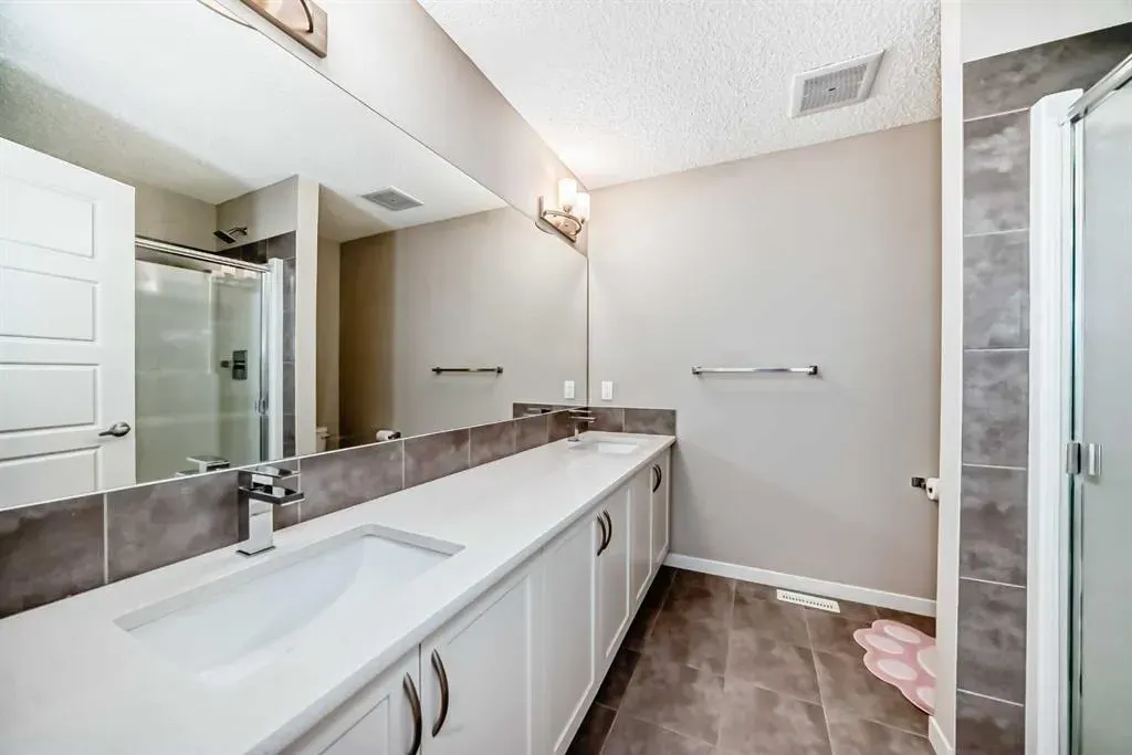 621 Nolanlake Villas NW