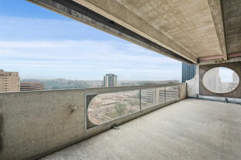 221 6 Avenue SE, #1602
