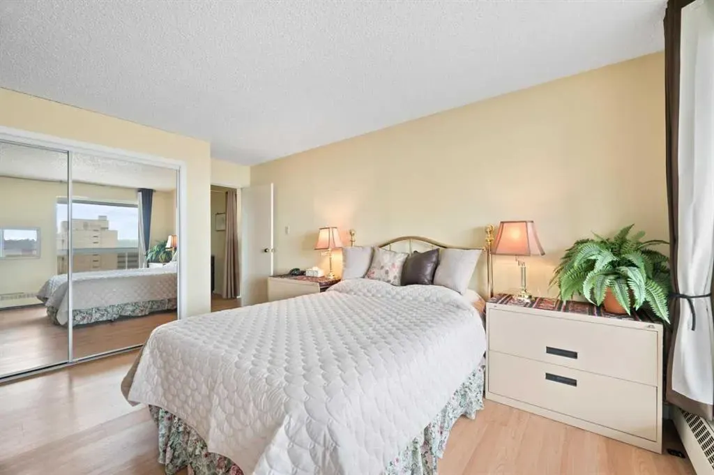 221 6 Avenue SE, #1602