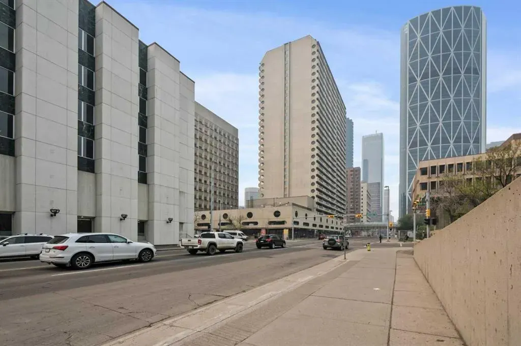 221 6 Avenue SE, #1602