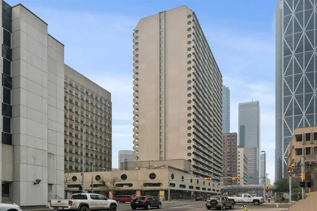 221 6 Avenue SE, #1602