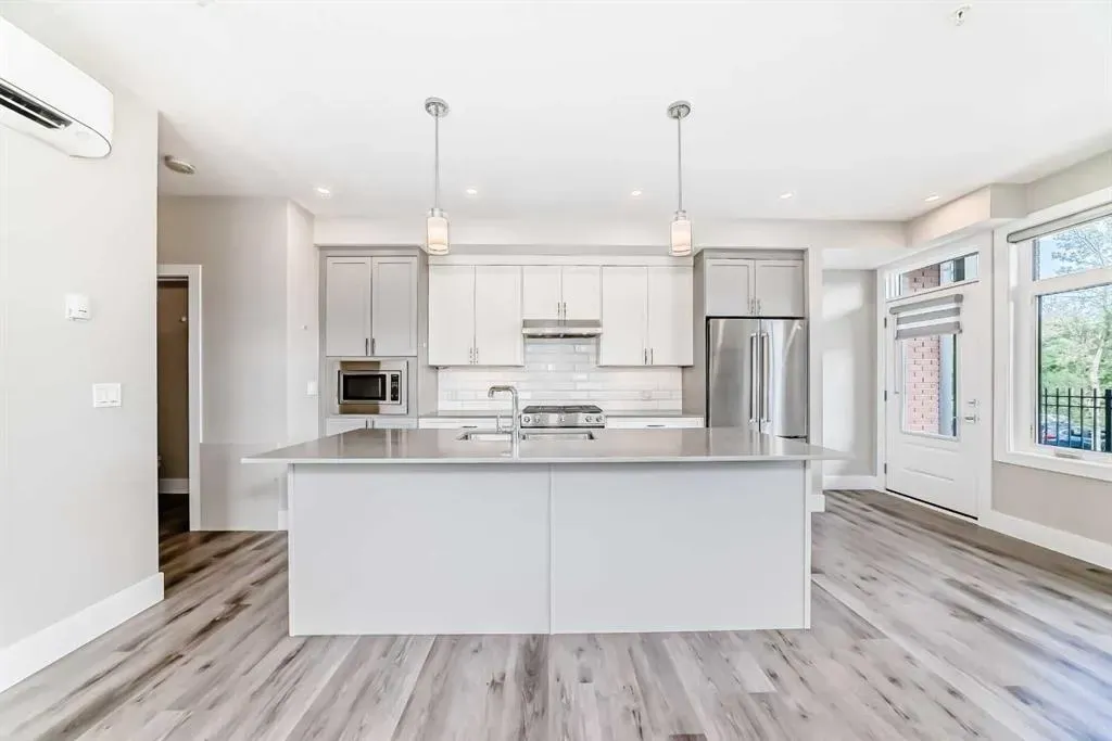 1702 17 Avenue SW, #115