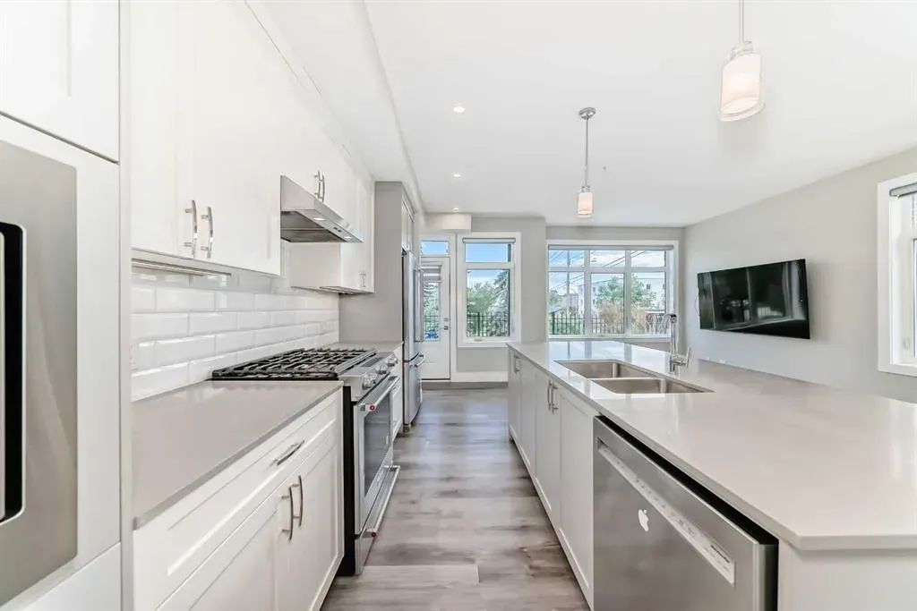 1702 17 Avenue SW, #115