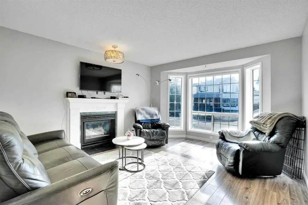 8 Woodside Circle NW