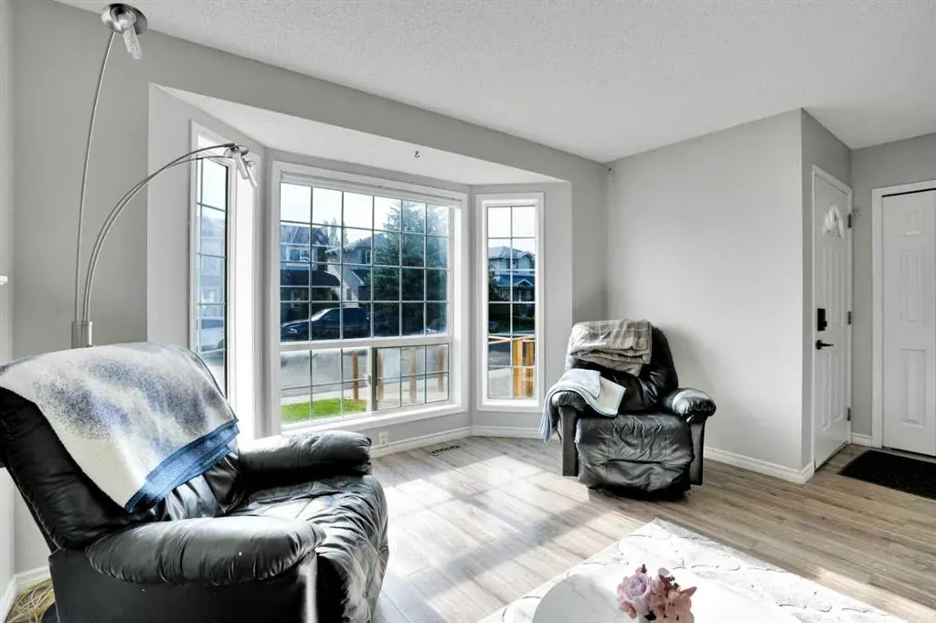 8 Woodside Circle NW