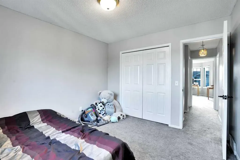 8 Woodside Circle NW