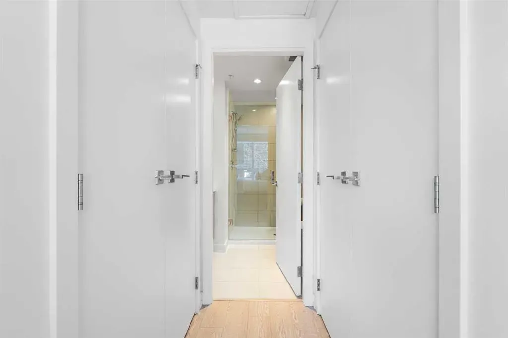 128 2 Street SW, #102