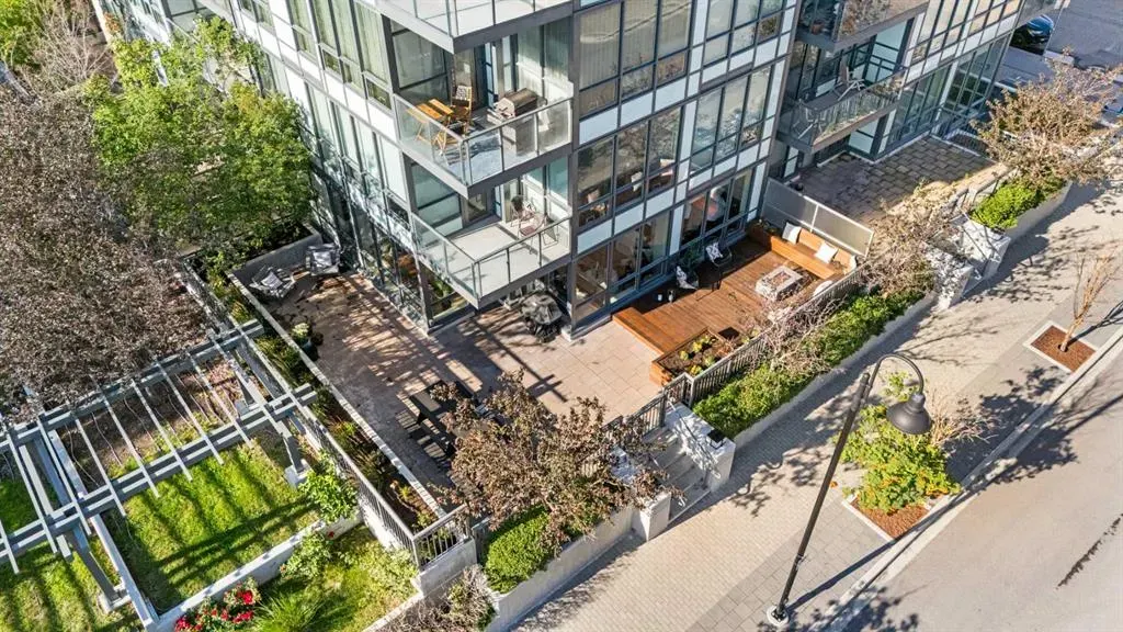 128 2 Street SW, #102