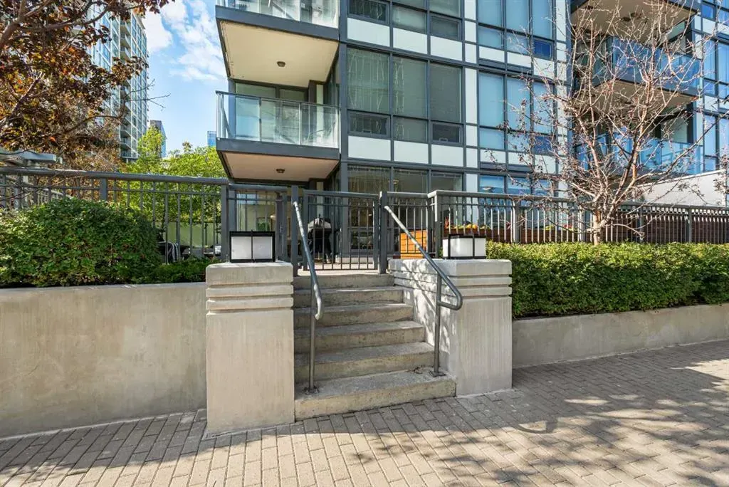 128 2 Street SW, #102
