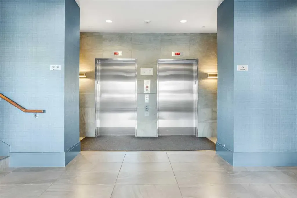 128 2 Street SW, #102
